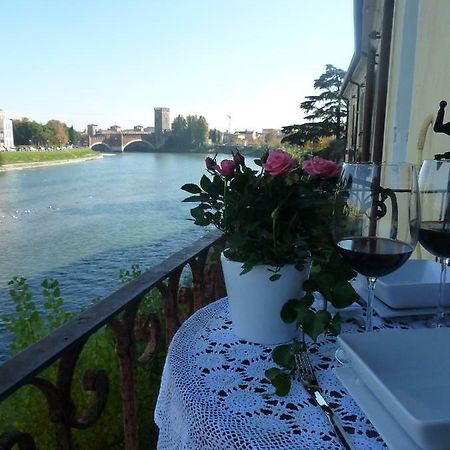 Casa Archi - Balcone Sul Fiume Appartement Verona Buitenkant foto