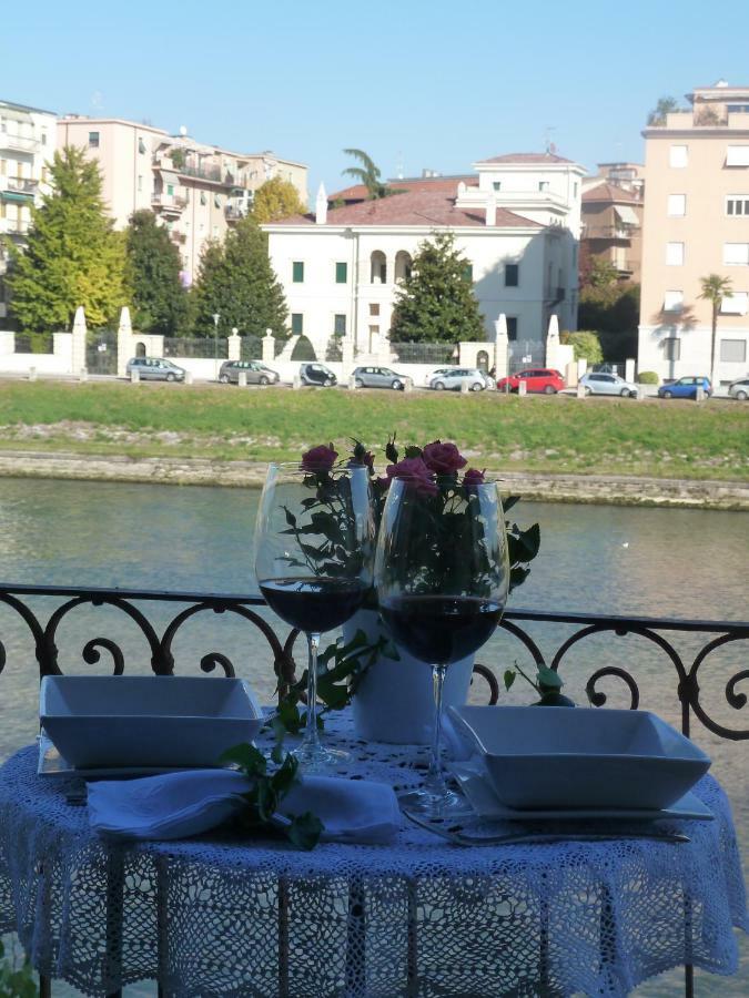 Casa Archi - Balcone Sul Fiume Appartement Verona Buitenkant foto