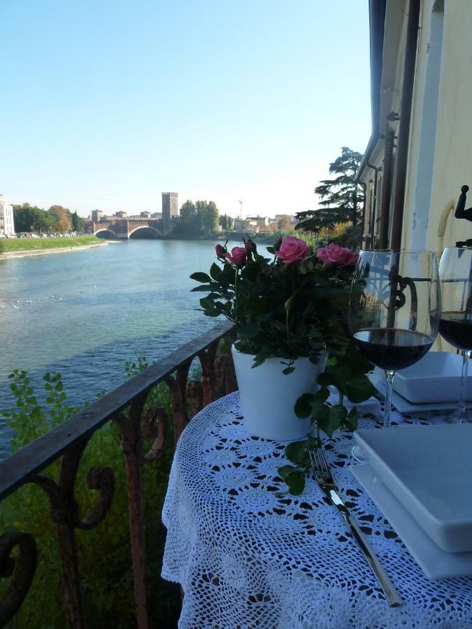 Casa Archi - Balcone Sul Fiume Appartement Verona Buitenkant foto