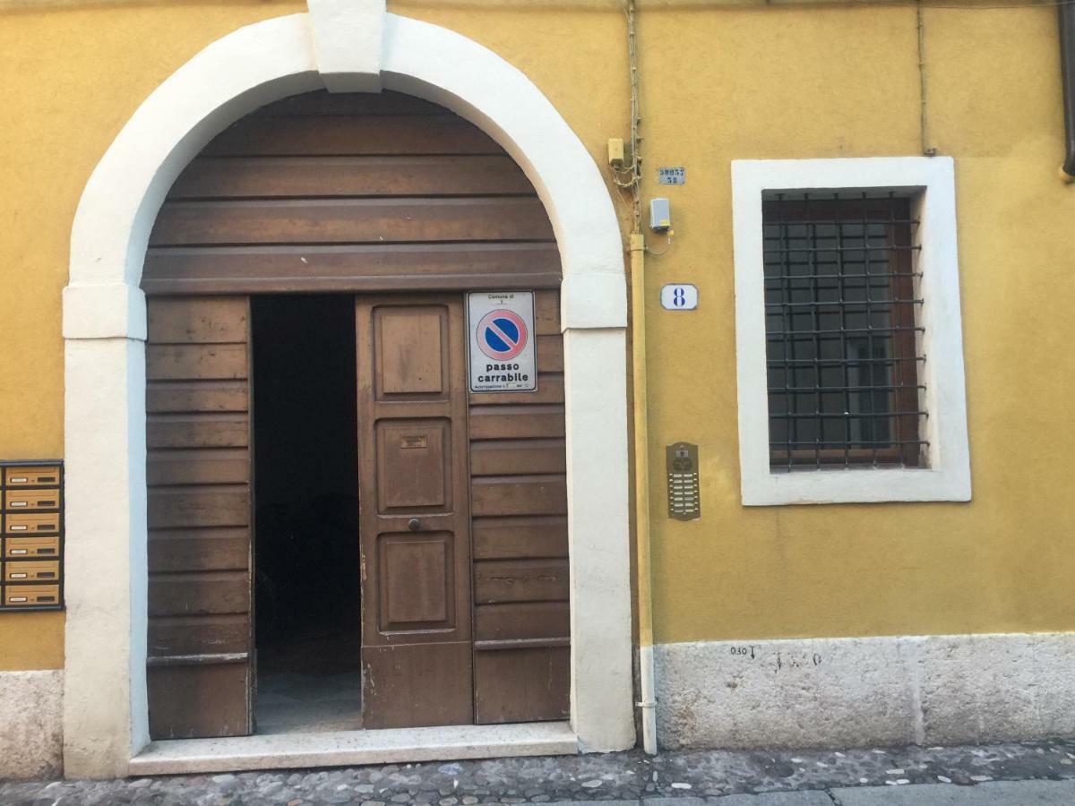 Casa Archi - Balcone Sul Fiume Appartement Verona Buitenkant foto